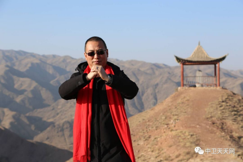 2019年1月1日，5位中衛(wèi)青年企業(yè)家在寺口山上送祝福